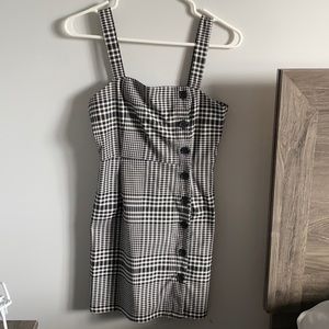 💛 Host pick 💛 NWOT H&M plaid button down dress